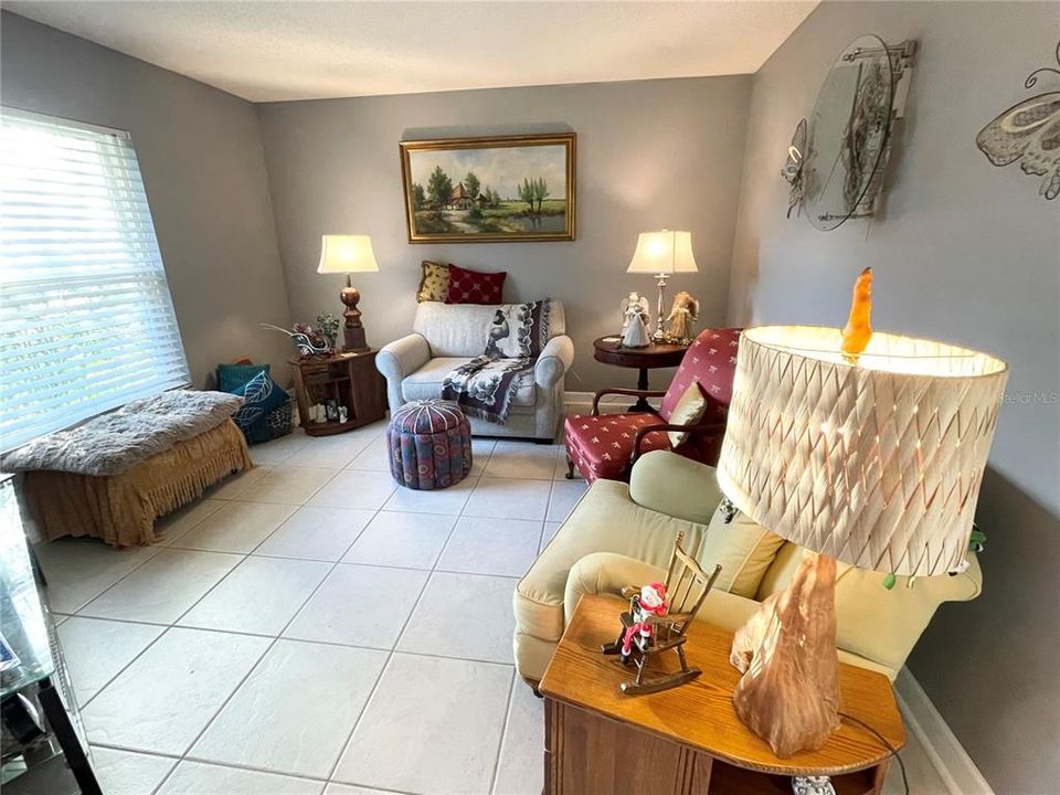 For Sale: $430,000 (4 beds, 2 baths, 1954 Square Feet)