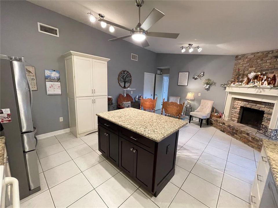 For Sale: $430,000 (4 beds, 2 baths, 1954 Square Feet)