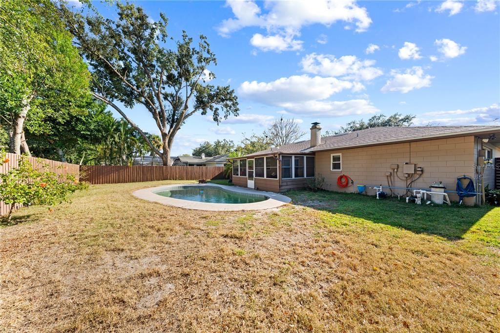 На продажу: $430,000 (4 спален, 2 ванн, 1954 Квадратных фут)