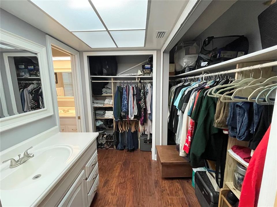 For Sale: $430,000 (4 beds, 2 baths, 1954 Square Feet)