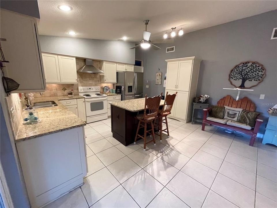 For Sale: $430,000 (4 beds, 2 baths, 1954 Square Feet)