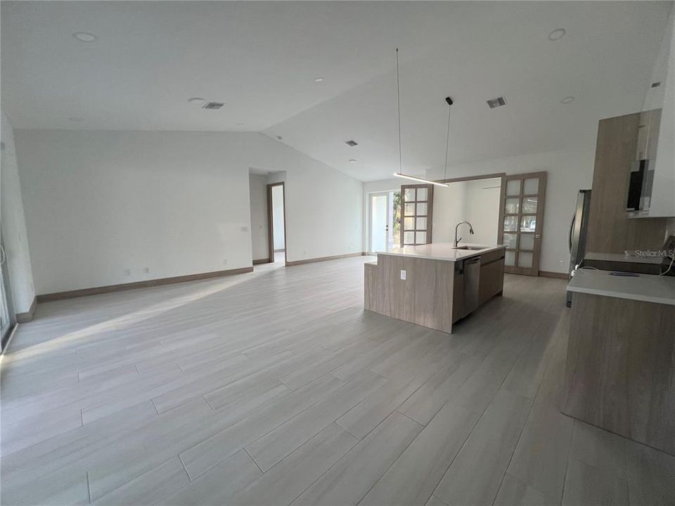 出租: $2,400 (3 贝兹, 2 浴室, 1766 平方英尺)