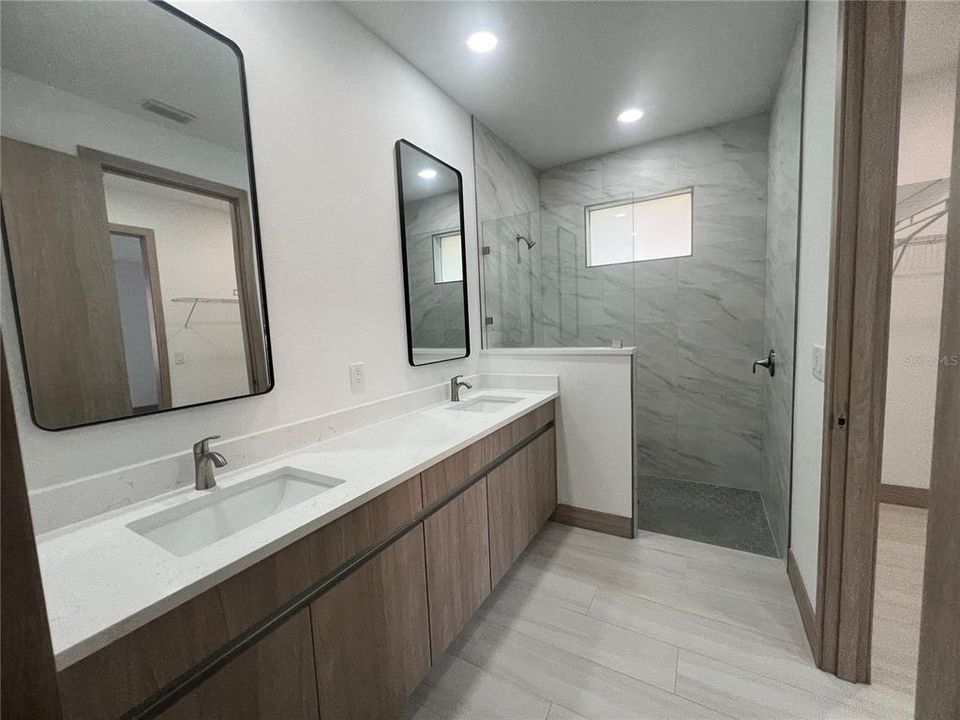 出租: $2,400 (3 贝兹, 2 浴室, 1766 平方英尺)