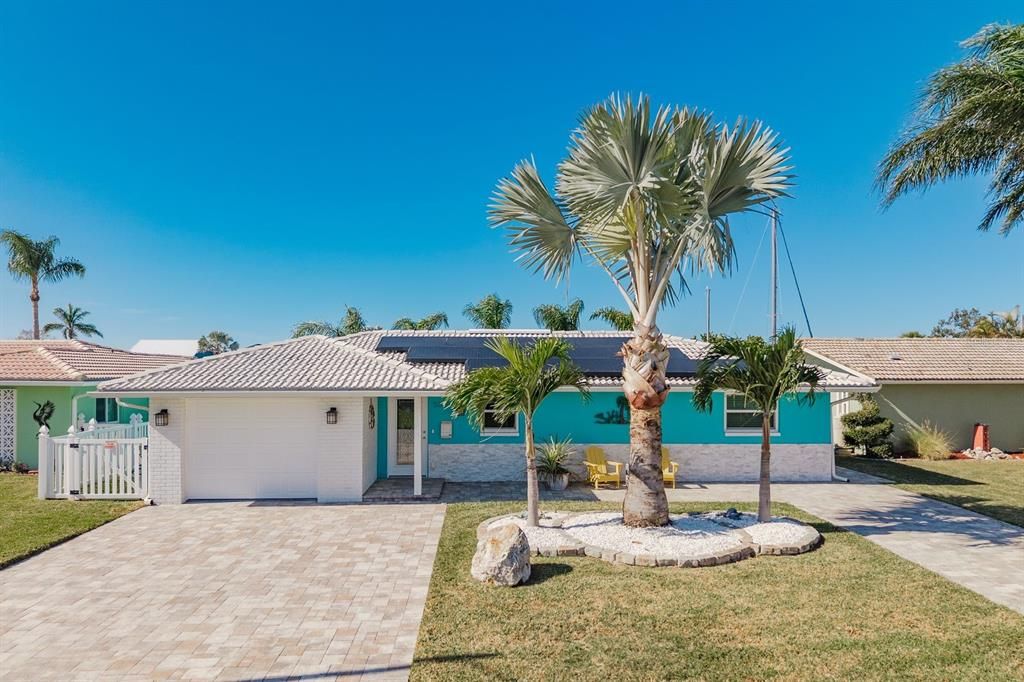 For Sale: $724,900 (3 beds, 2 baths, 1468 Square Feet)