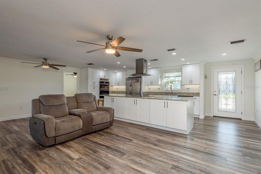 For Sale: $724,900 (3 beds, 2 baths, 1468 Square Feet)