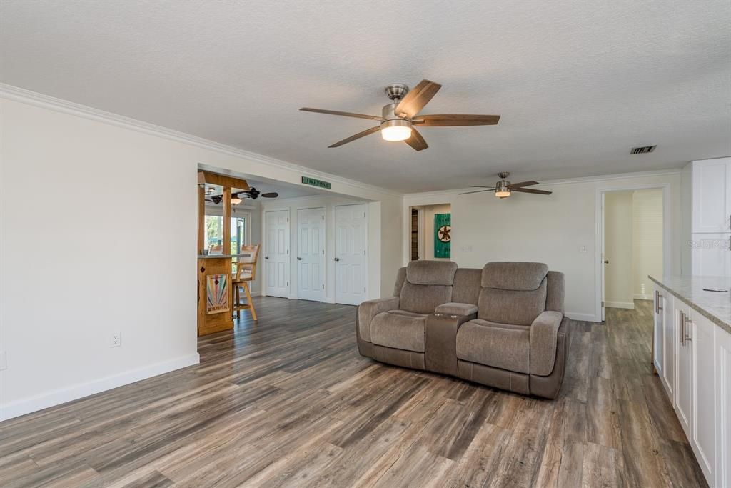 For Sale: $724,900 (3 beds, 2 baths, 1468 Square Feet)