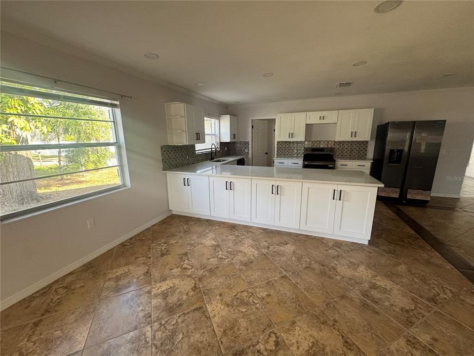 En Venta: $399,900 (4 camas, 2 baños, 2125 Pies cuadrados)