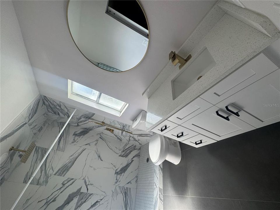 En Venta: $399,900 (4 camas, 2 baños, 2125 Pies cuadrados)