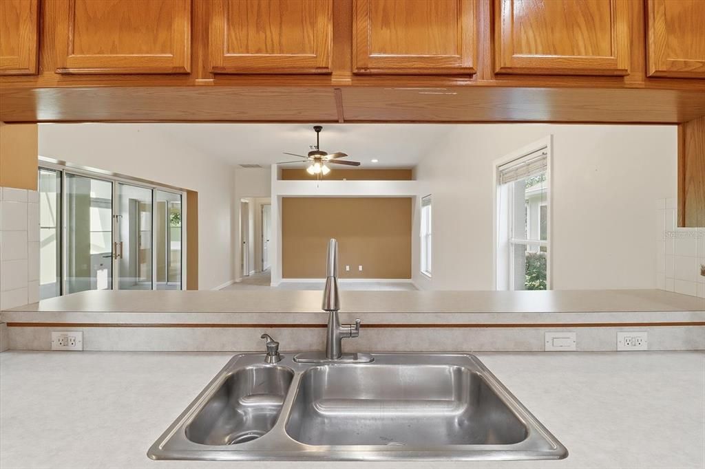 For Sale: $262,500 (2 beds, 2 baths, 1430 Square Feet)