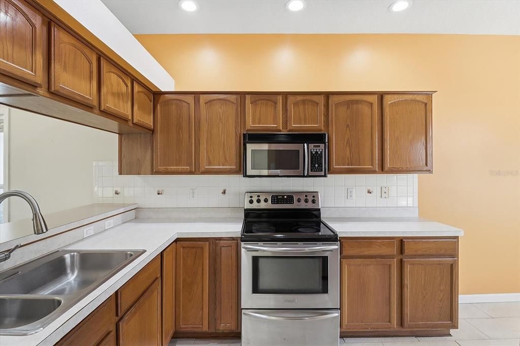 For Sale: $262,500 (2 beds, 2 baths, 1430 Square Feet)