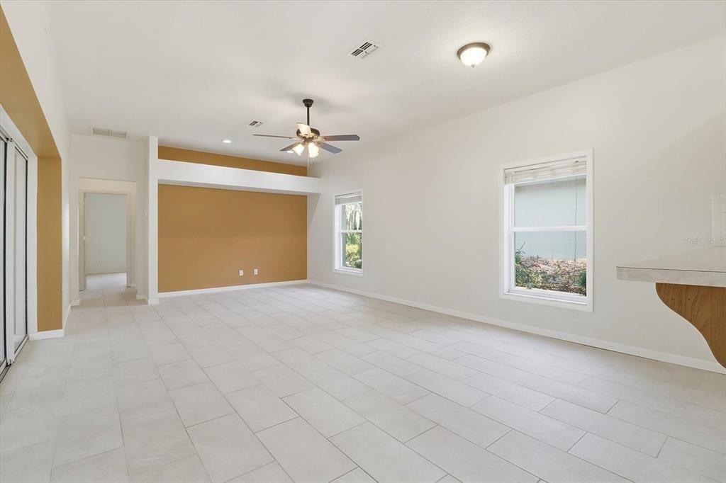 For Sale: $262,500 (2 beds, 2 baths, 1430 Square Feet)