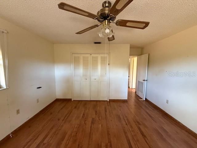 待售: $199,000 (2 贝兹, 2 浴室, 1006 平方英尺)