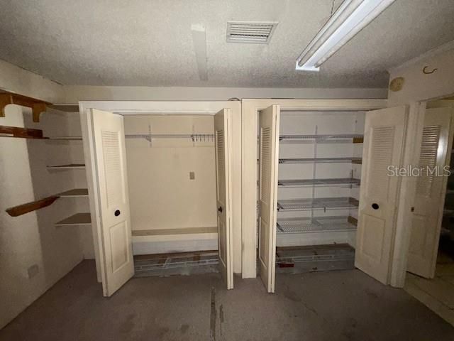 待售: $199,000 (2 贝兹, 2 浴室, 1006 平方英尺)