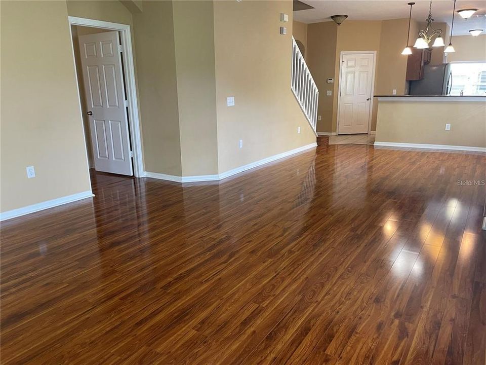 В аренду: $2,250 (3 спален, 2 ванн, 2086 Квадратных фут)