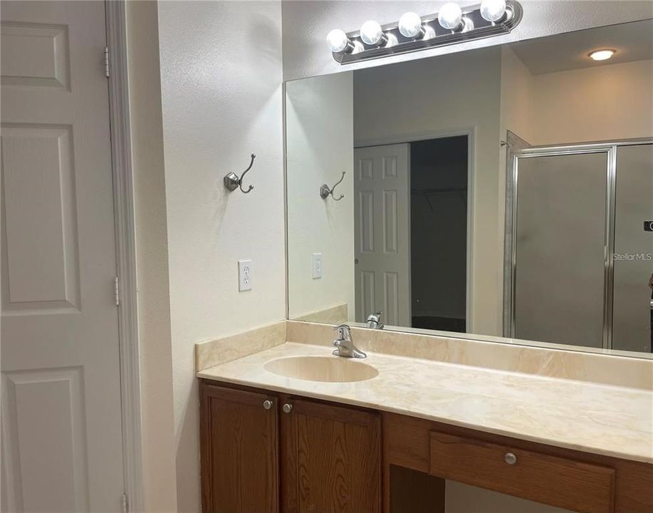 В аренду: $2,250 (3 спален, 2 ванн, 2086 Квадратных фут)