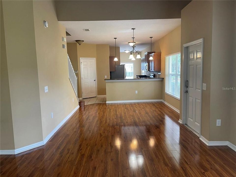 В аренду: $2,250 (3 спален, 2 ванн, 2086 Квадратных фут)