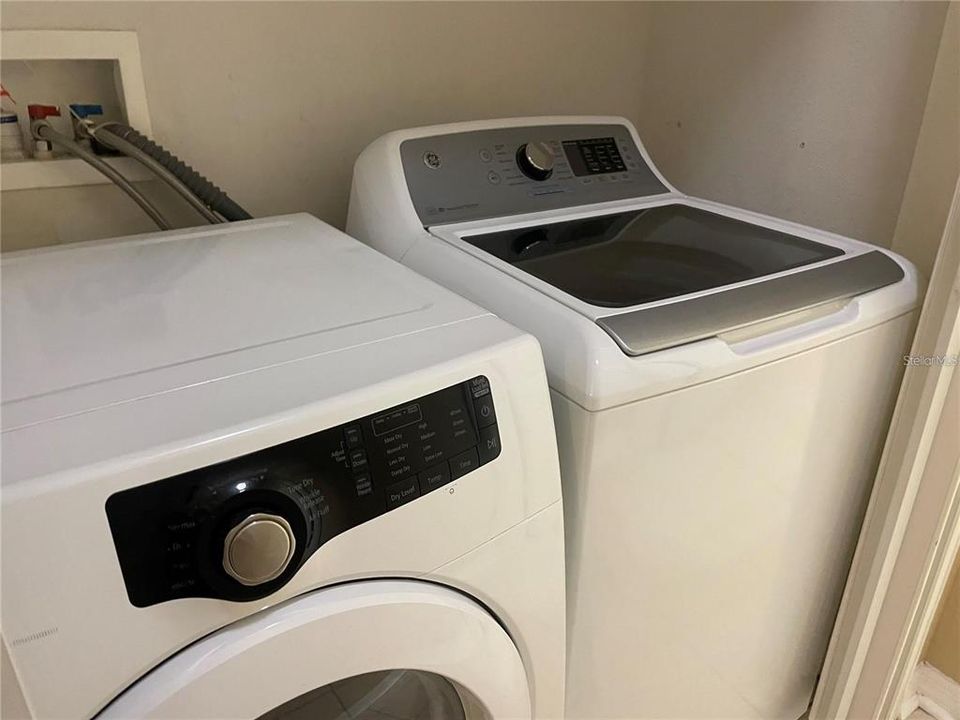 В аренду: $2,250 (3 спален, 2 ванн, 2086 Квадратных фут)