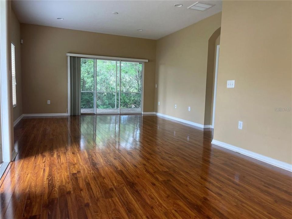 В аренду: $2,250 (3 спален, 2 ванн, 2086 Квадратных фут)