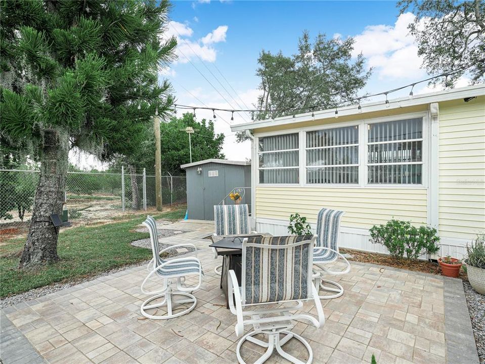 For Sale: $119,900 (1 beds, 1 baths, 732 Square Feet)