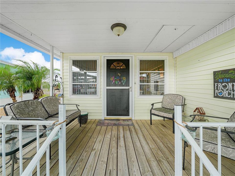 For Sale: $119,900 (1 beds, 1 baths, 732 Square Feet)