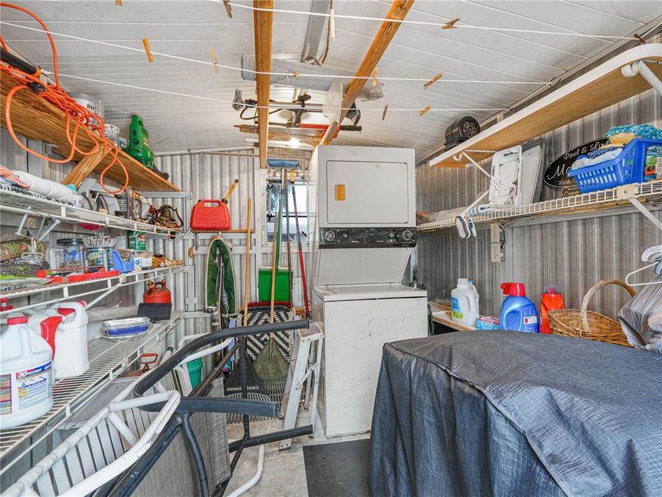 For Sale: $119,900 (1 beds, 1 baths, 732 Square Feet)