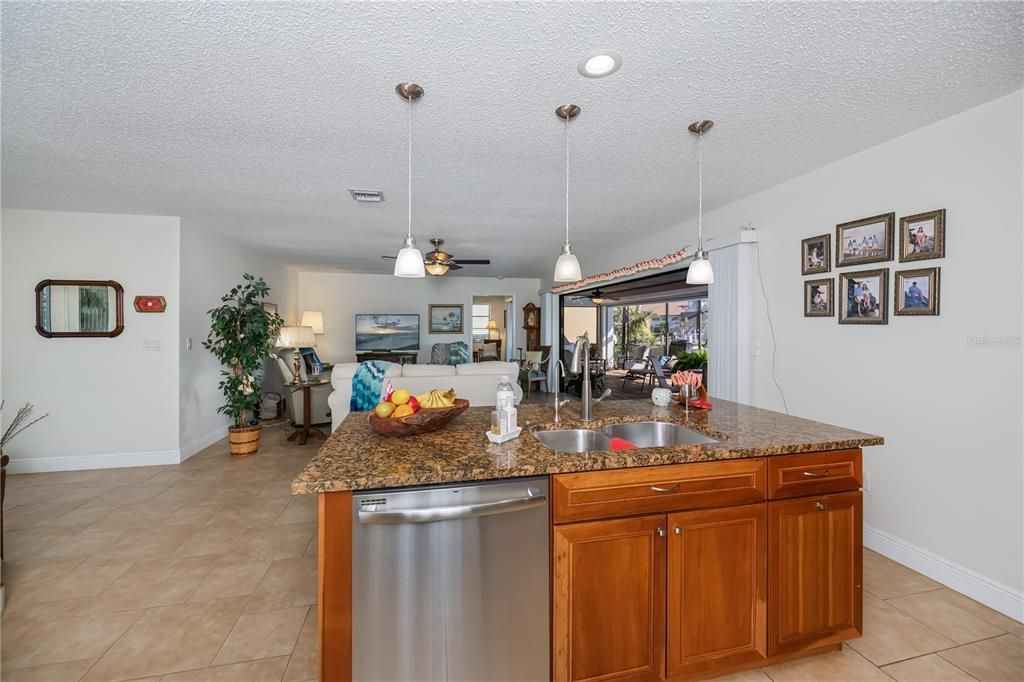 На продажу: $597,400 (3 спален, 2 ванн, 1779 Квадратных фут)