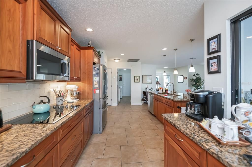 На продажу: $597,400 (3 спален, 2 ванн, 1779 Квадратных фут)