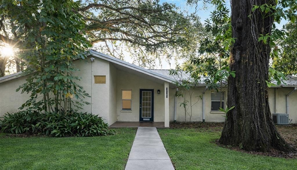 For Rent: $1,695 (3 beds, 2 baths, 1200 Square Feet)