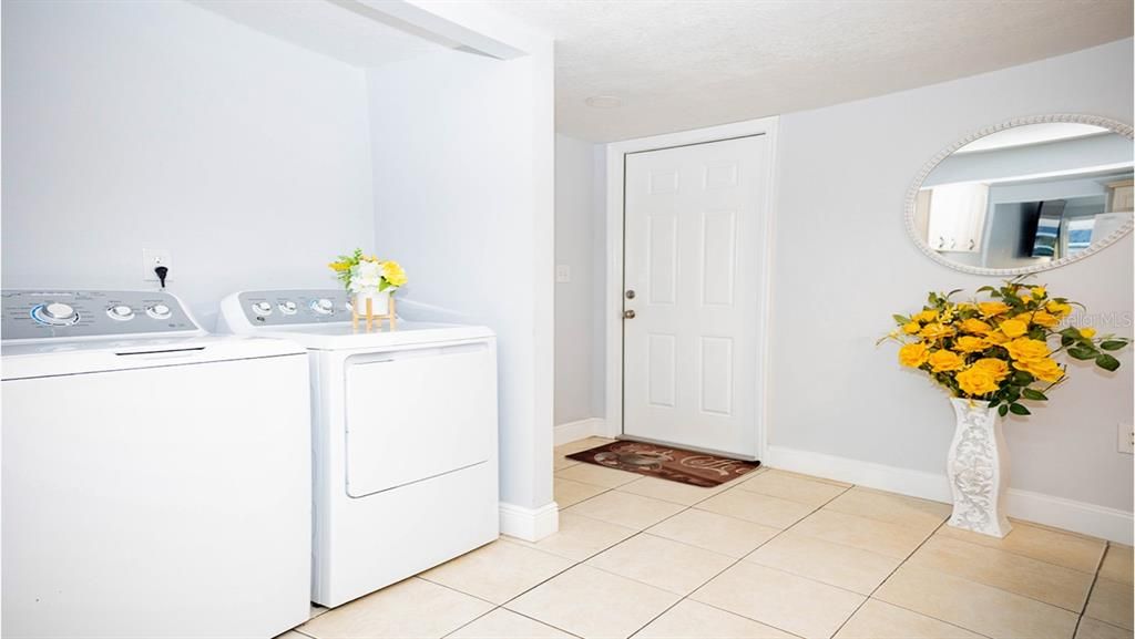 待售: $409,900 (4 贝兹, 2 浴室, 1600 平方英尺)