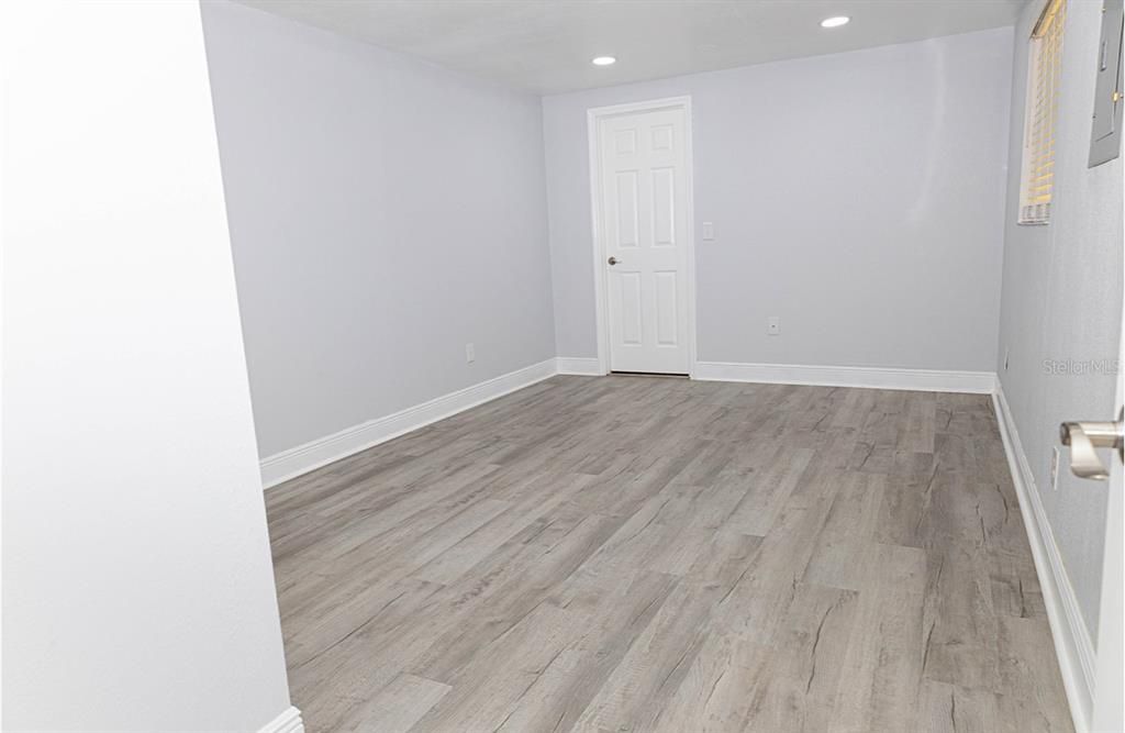 待售: $409,900 (4 贝兹, 2 浴室, 1600 平方英尺)