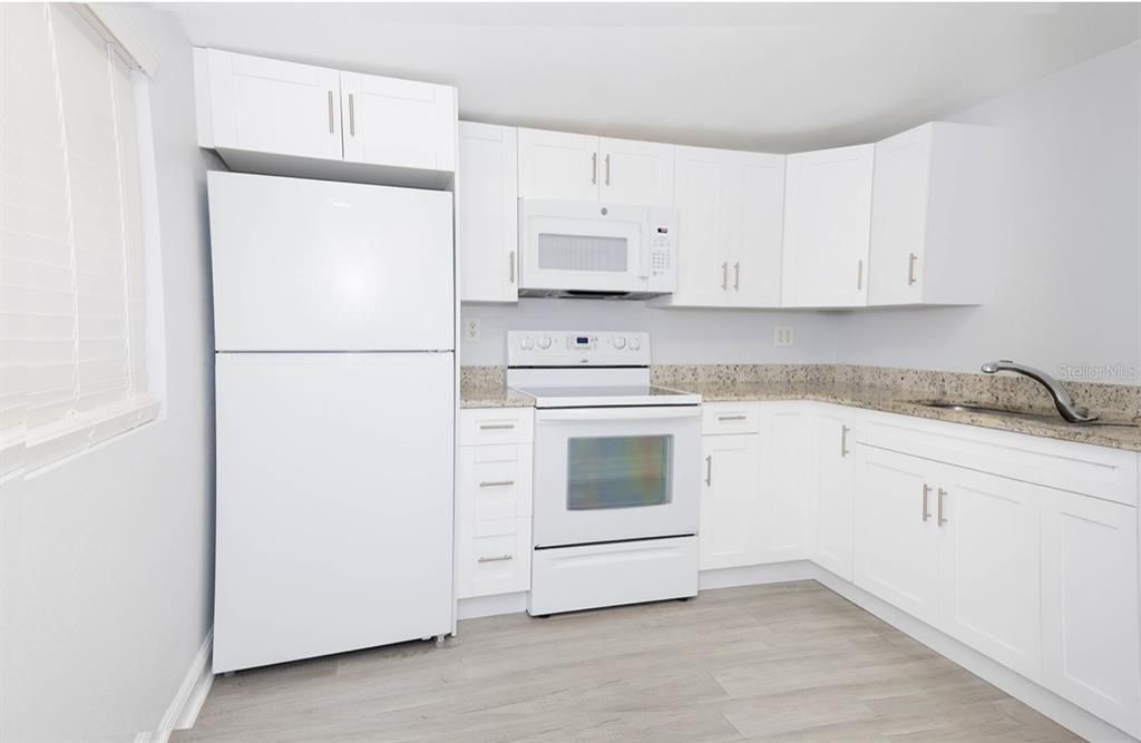 待售: $409,900 (4 贝兹, 2 浴室, 1600 平方英尺)