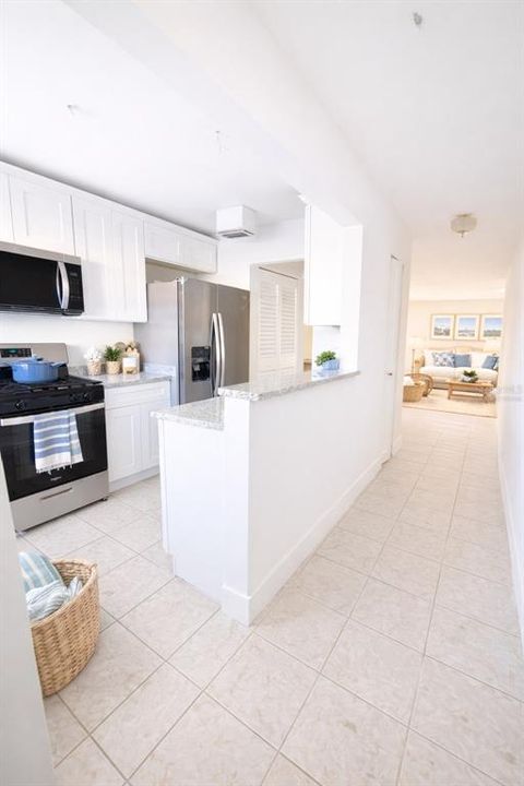 For Sale: $139,000 (1 beds, 1 baths, 1060 Square Feet)