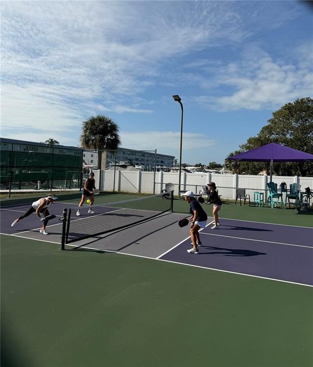 For Sale: $139,000 (1 beds, 1 baths, 1060 Square Feet)