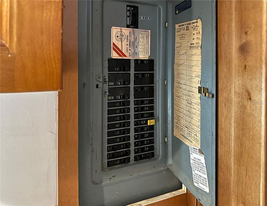 На продажу: $495,000 (3 спален, 2 ванн, 1561 Квадратных фут)