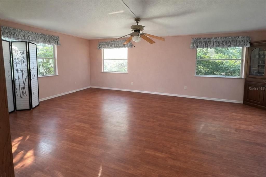 На продажу: $495,000 (3 спален, 2 ванн, 1561 Квадратных фут)