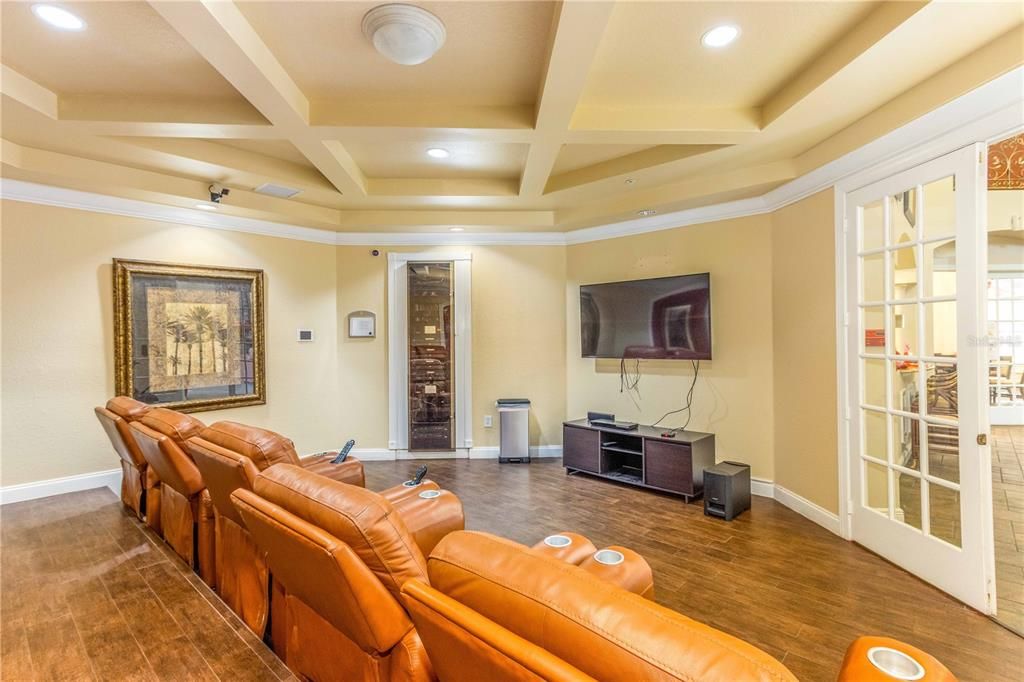 For Rent: $2,000 (1 beds, 1 baths, 700 Square Feet)