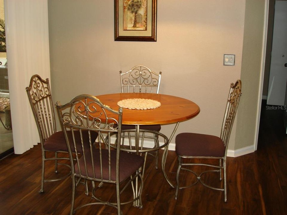 For Rent: $2,000 (1 beds, 1 baths, 700 Square Feet)