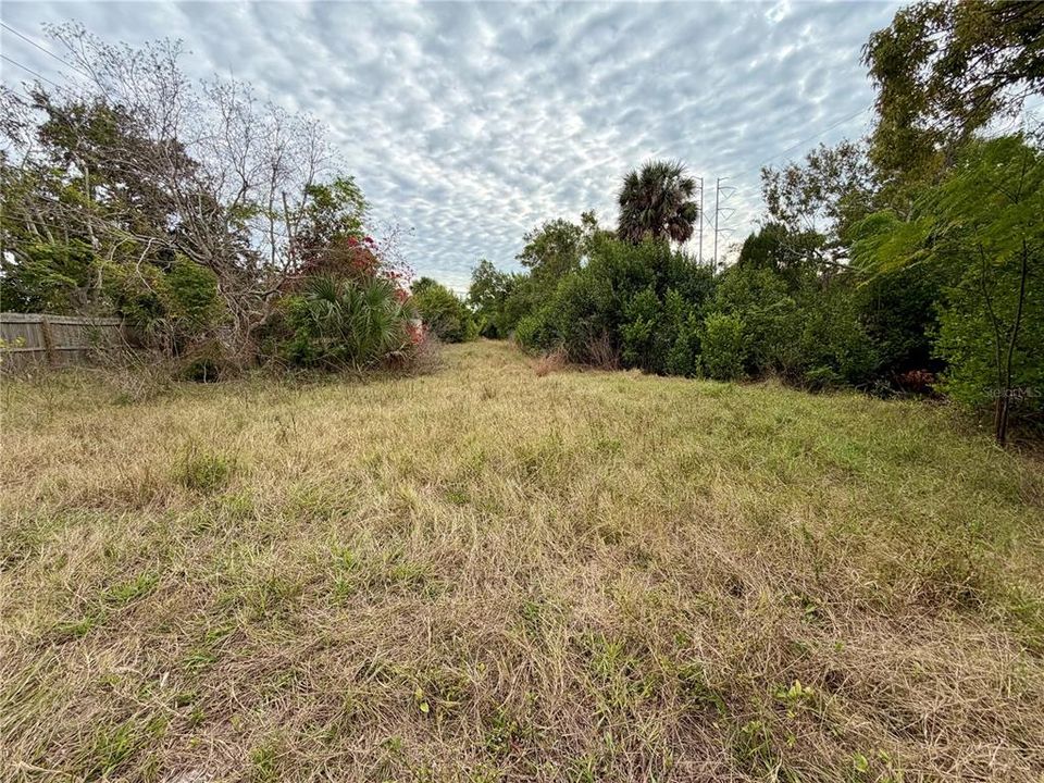 На продажу: $34,900 (3.64 acres)