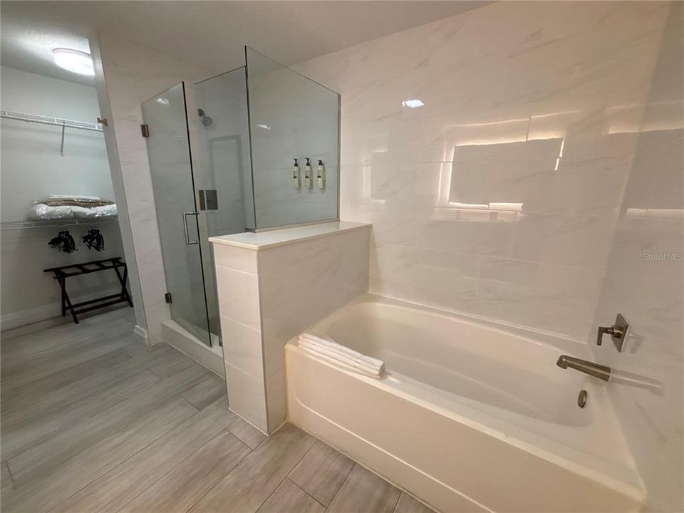 На продажу: $235,000 (2 спален, 2 ванн, 1265 Квадратных фут)