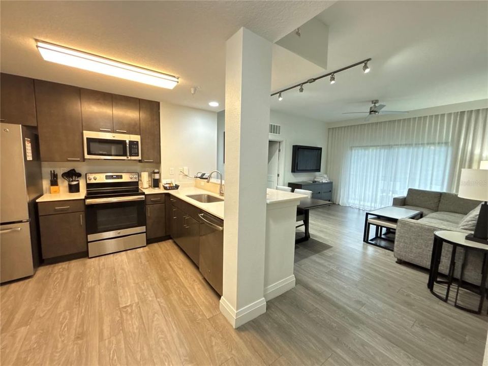 На продажу: $235,000 (2 спален, 2 ванн, 1265 Квадратных фут)