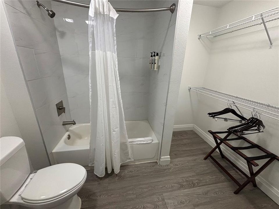 На продажу: $235,000 (2 спален, 2 ванн, 1265 Квадратных фут)