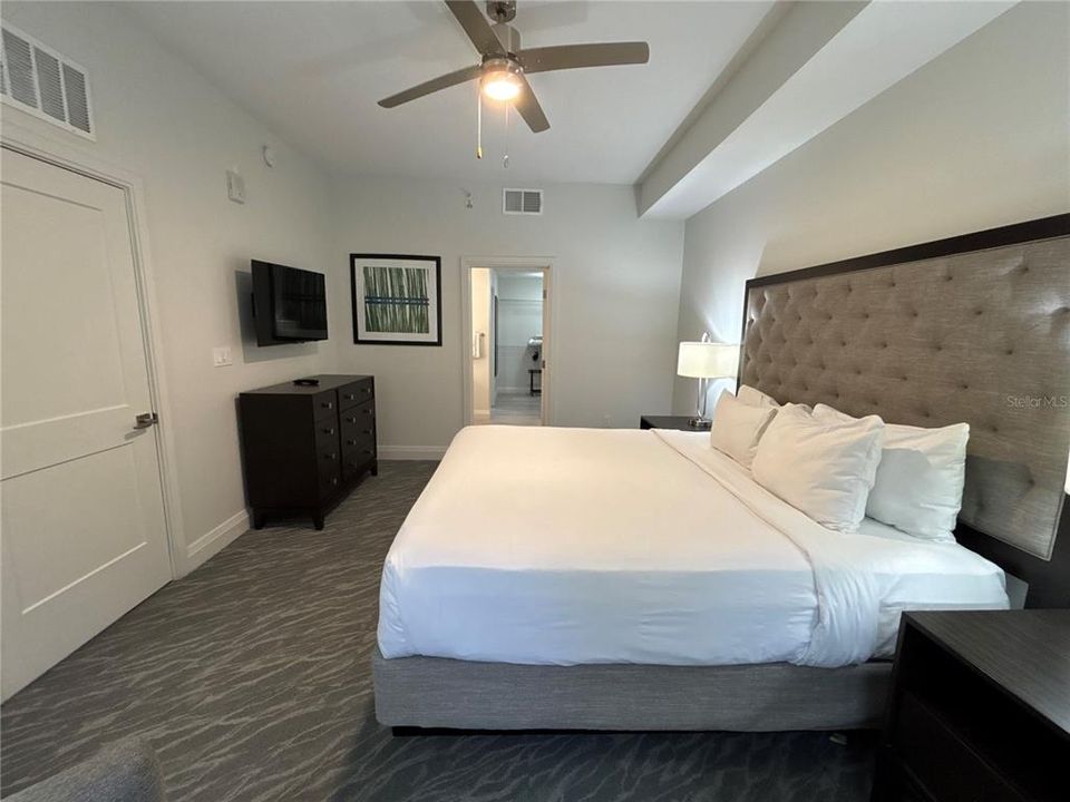 На продажу: $235,000 (2 спален, 2 ванн, 1265 Квадратных фут)