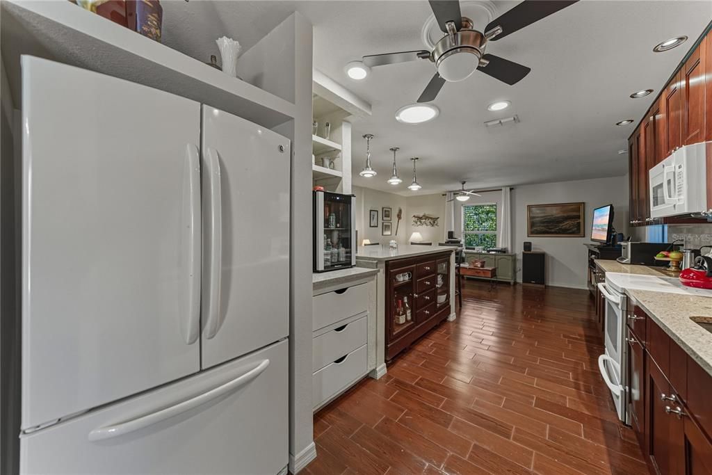 For Sale: $497,999 (3 beds, 3 baths, 1535 Square Feet)