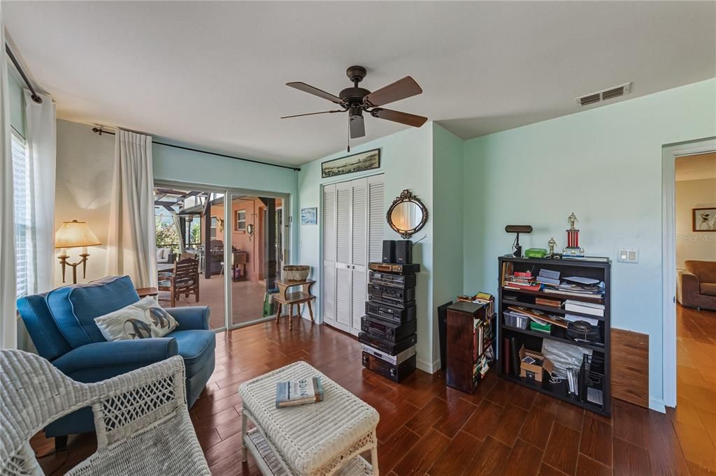 For Sale: $497,999 (3 beds, 3 baths, 1535 Square Feet)