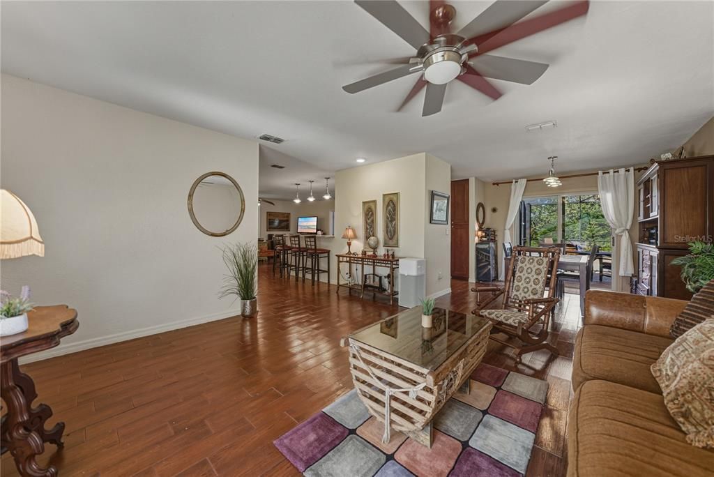 For Sale: $497,999 (3 beds, 3 baths, 1535 Square Feet)