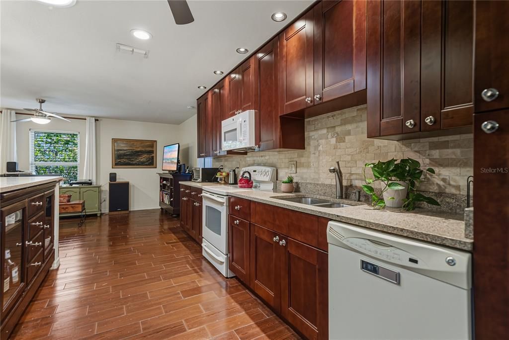 For Sale: $497,999 (3 beds, 3 baths, 1535 Square Feet)