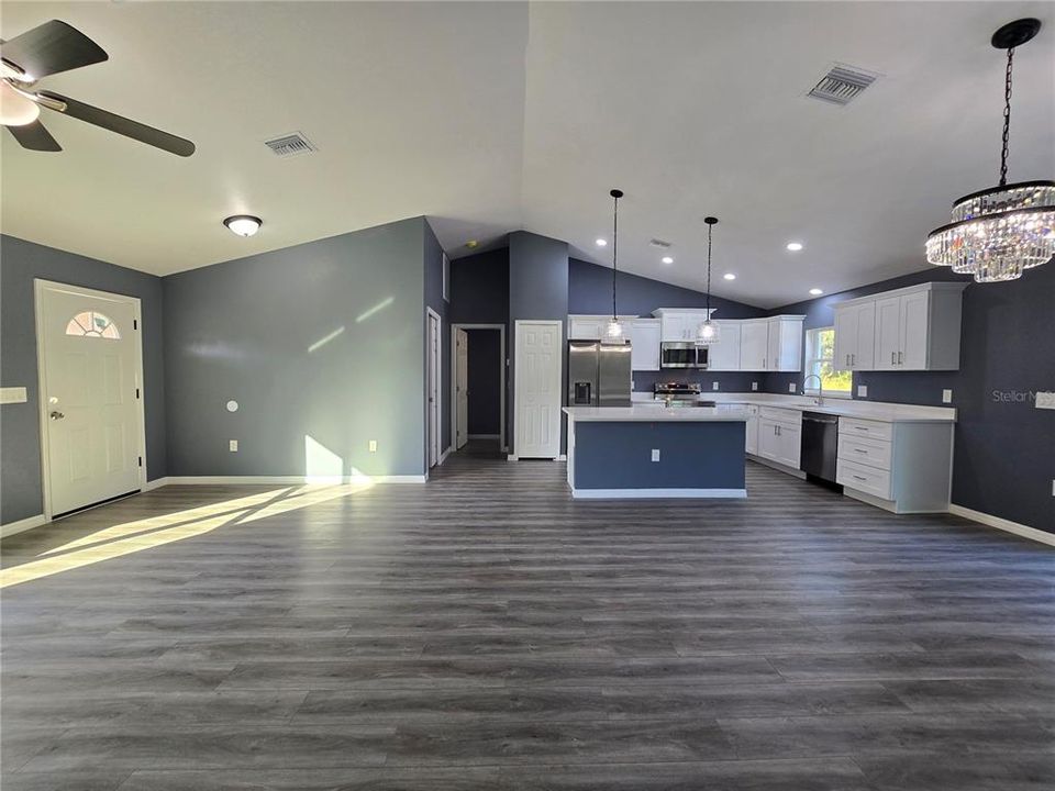 En Venta: $265,000 (3 camas, 2 baños, 1380 Pies cuadrados)