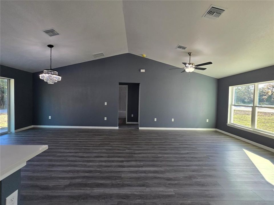 En Venta: $265,000 (3 camas, 2 baños, 1380 Pies cuadrados)