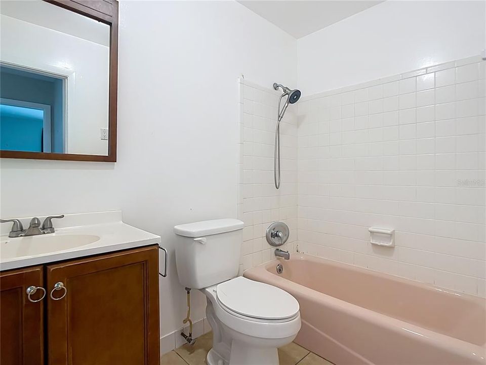 Под контрактом: $190,000 (3 спален, 2 ванн, 1079 Квадратных фут)