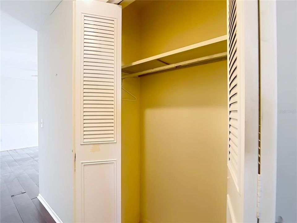 Под контрактом: $190,000 (3 спален, 2 ванн, 1079 Квадратных фут)